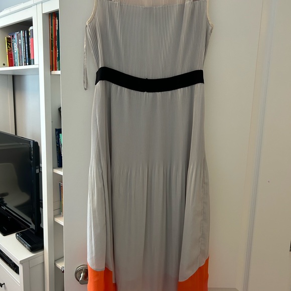 BCBG Maxazria beautiful dress size small in perfect condition - Picture 9 of 9
